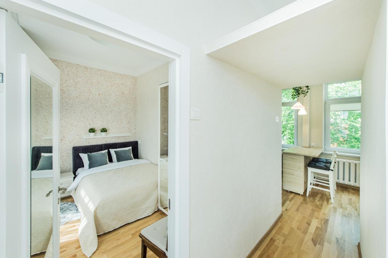 Lovely 1-Bedroom Apartment In Kaunas Old Town Екстер'єр фото